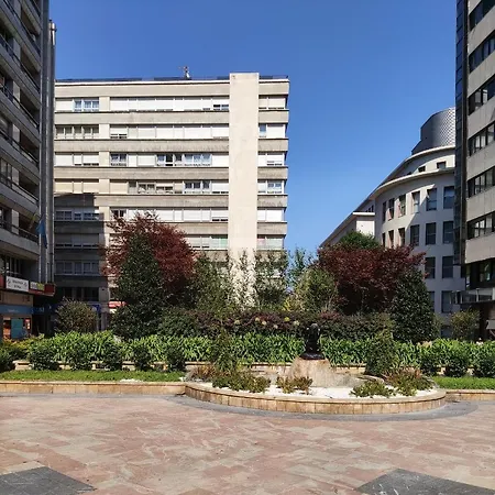 Plaza Longoria Carbajal -situado En Centro Oviedo